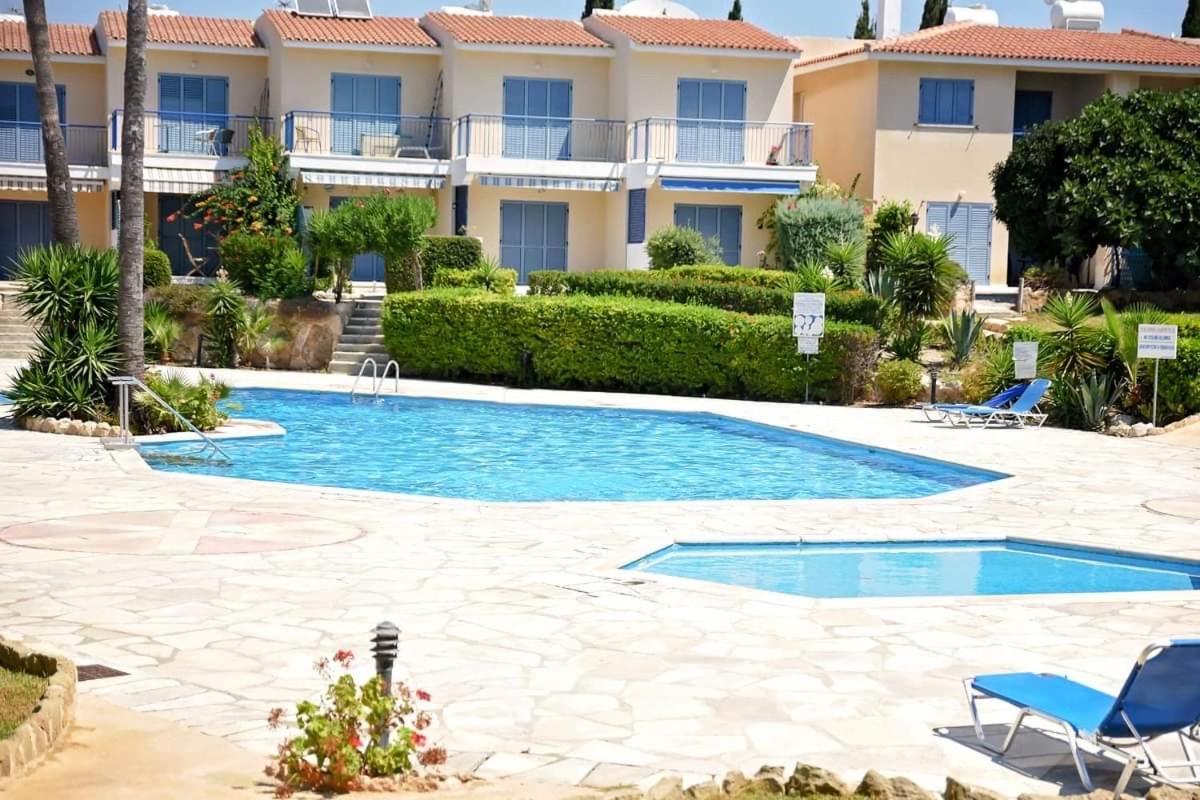 Paradise Gardens With A Large Terrace Paphos Exteriör bild