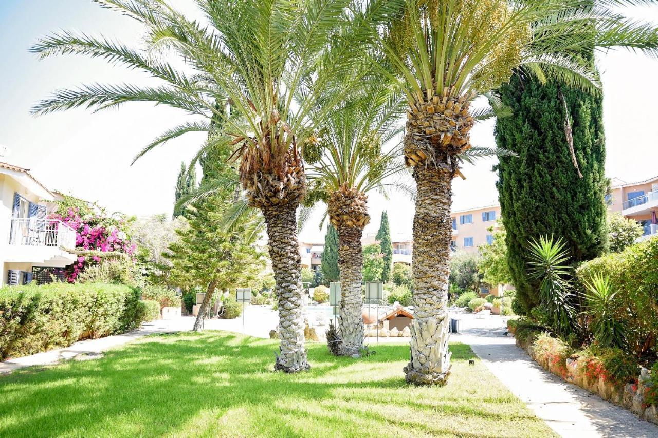 Paradise Gardens With A Large Terrace Paphos Exteriör bild