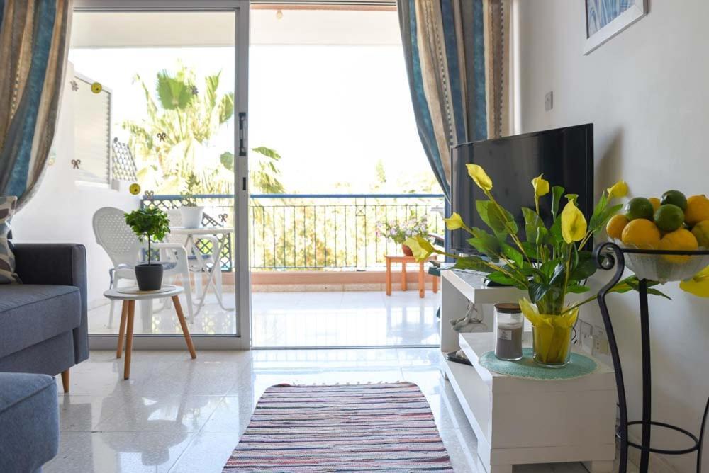 Paradise Gardens With A Large Terrace Paphos Exteriör bild